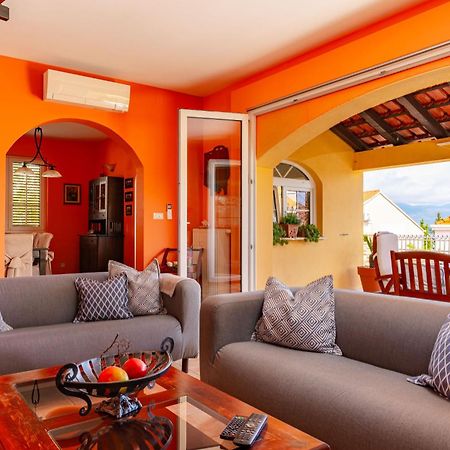 House 4 You Lumbarda Luaran gambar