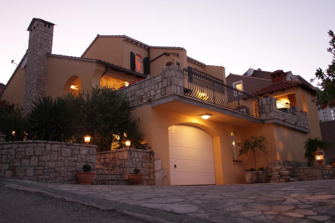House 4 You Lumbarda Luaran gambar