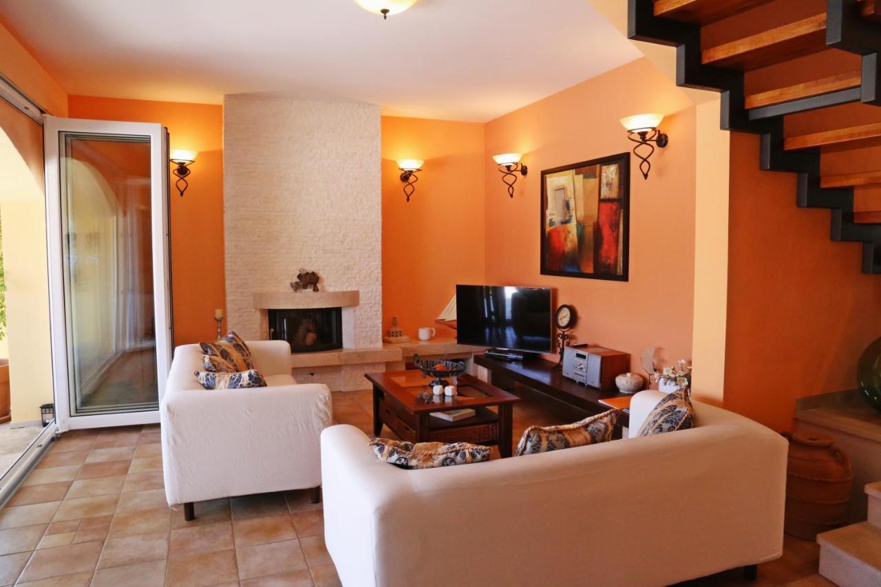 House 4 You Lumbarda Luaran gambar
